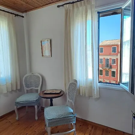 Mary's Art House In The Center Of Old Town Apartment